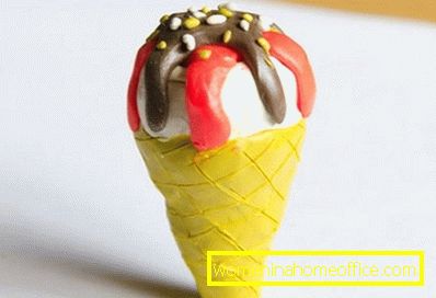 Морозиво у вафельному стаканчику